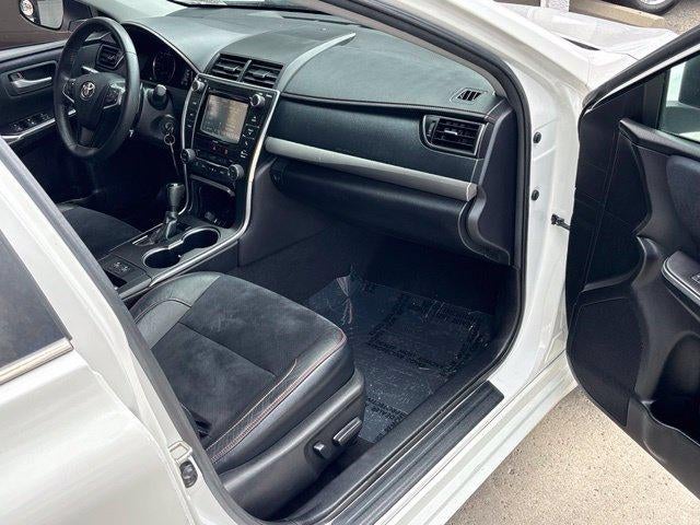 2016 Toyota Camry XSE