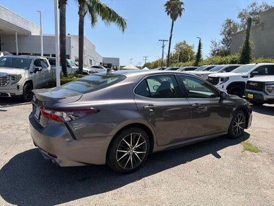 2022 Toyota Camry SE