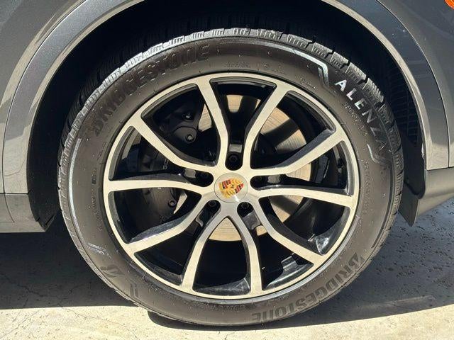 2024 Porsche Cayenne Coupe Base